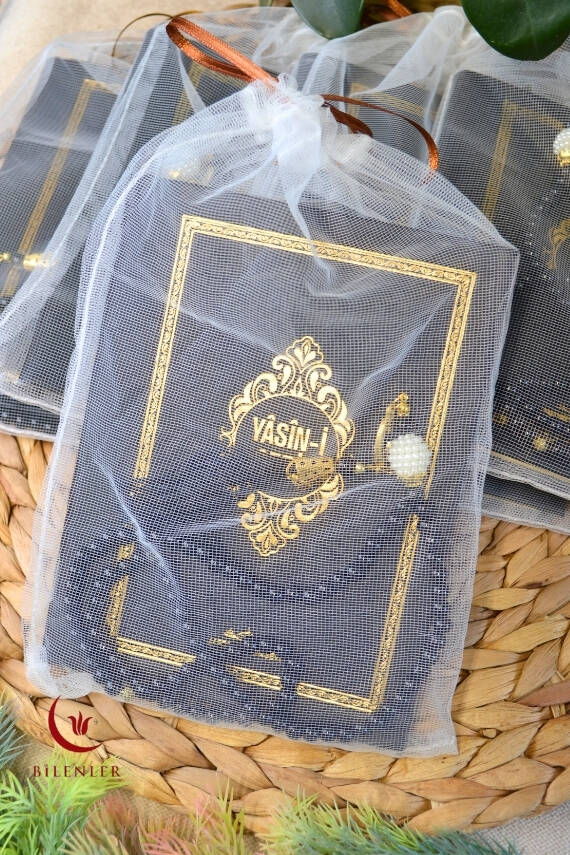 Tül Keseli İnci Tesbihli Yasin Kitabı Çanta Boy Termo Deri Kaplı Siyah 5 Adet – Arapça, Türkçe Okunuşlu ve Mealli – 128 Sayfa | Hac Umre ve Mevlit Hediyeliği - 1